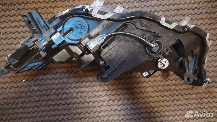 Фара тойота рав 4 2020 года