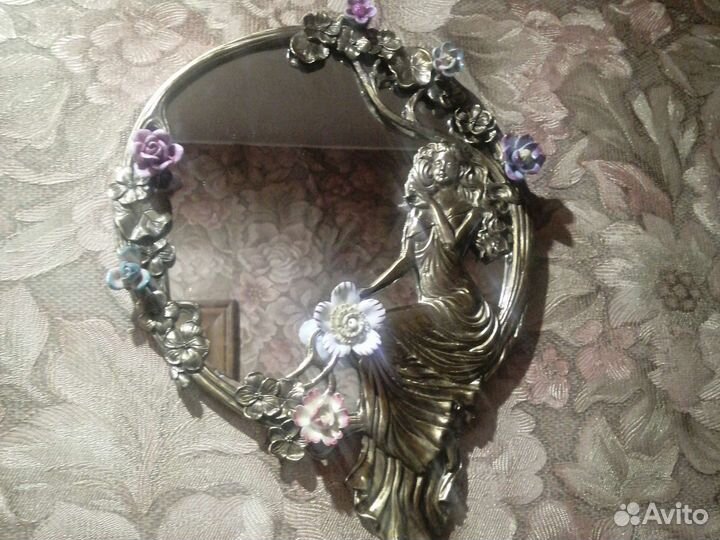 Часы И зеркала