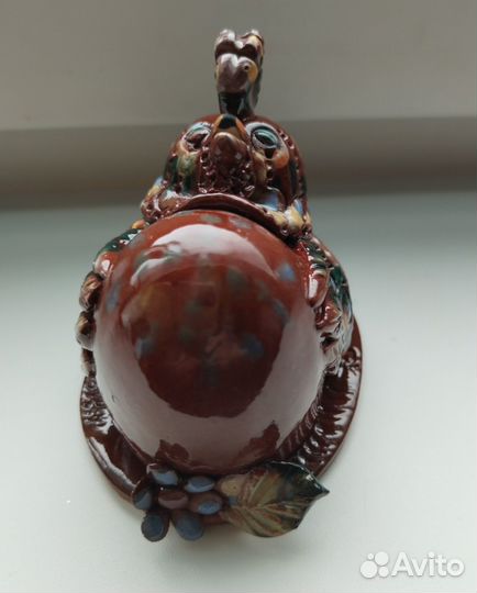 Курочка с яйцом