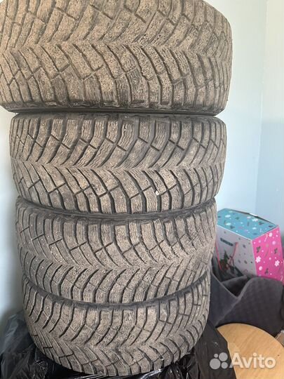 Michelin X-Ice North 4 225/45 R17