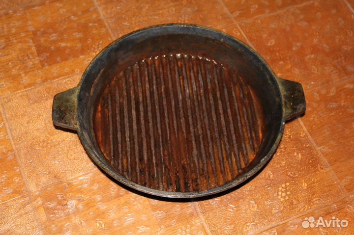 Сковорода-гриль чугунная с крышкой