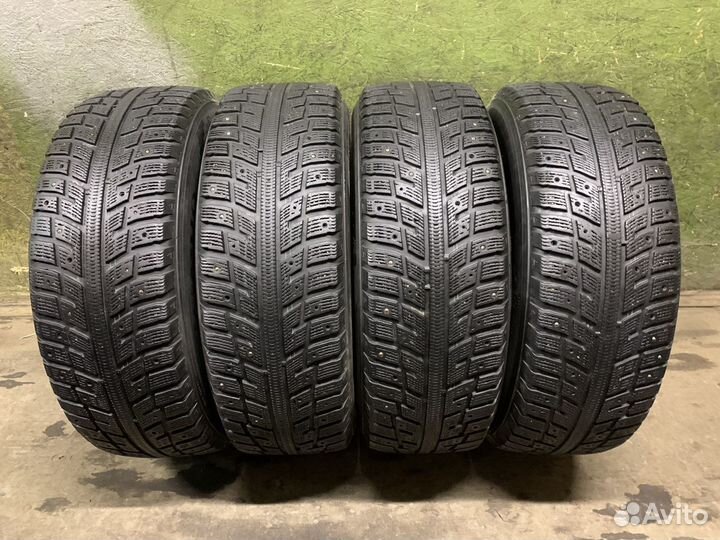 Kumho I'Zen KW22 235/65 R17