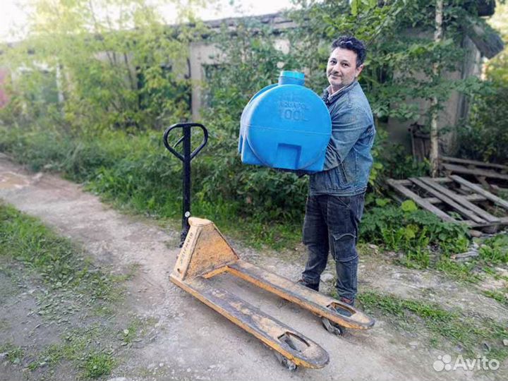 Емкость пластиковая для воды