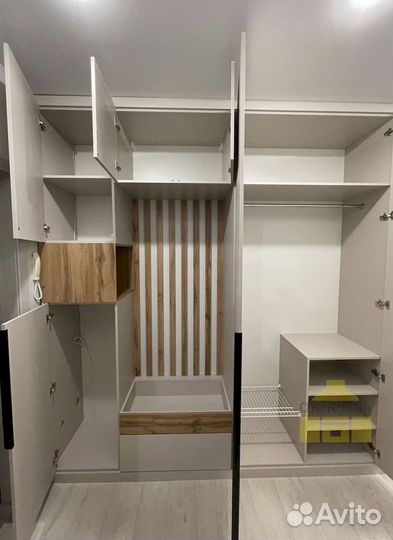 Шкаф с зеркалом