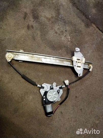 Задний левый стеклоподъемник чери фора