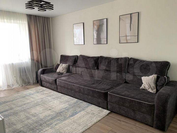 2-к. квартира, 54 м², 7/10 эт.