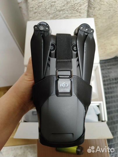 Квадрокоптер DJI Mavic 3