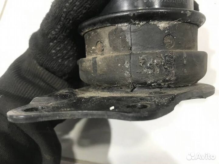 Опора двигателя правая VW Polo Sedan