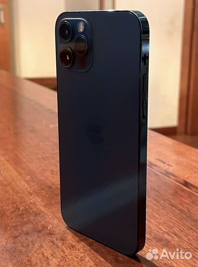Телефон iPhone 12 pro