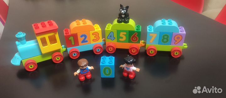 Поезд Lego Duplo с цифрами
