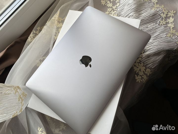 Ноутбук Apple MacBook Air 13 Mid 2019 i5 8GB 256Gb