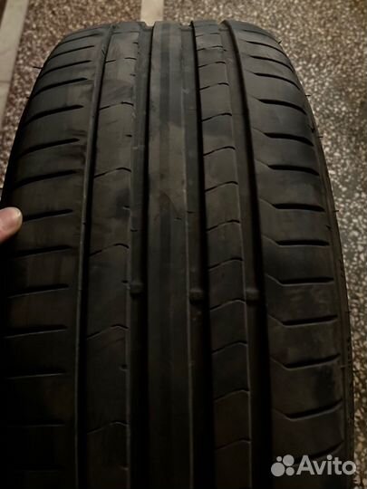 Pirelli P Zero PZ4 245/35 R20