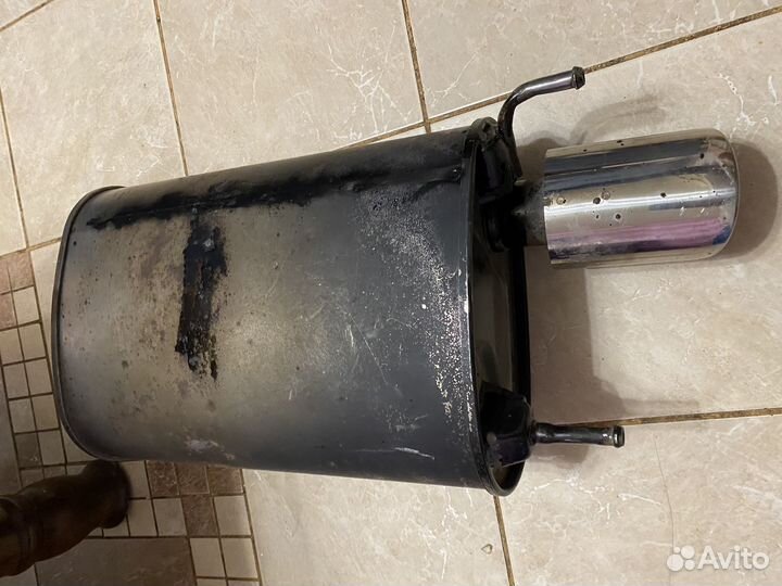 Правый глушитель camry 50-55