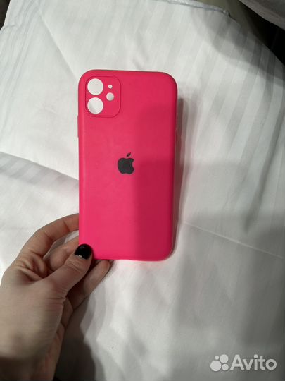 Чехлы на телефон iPhone 11