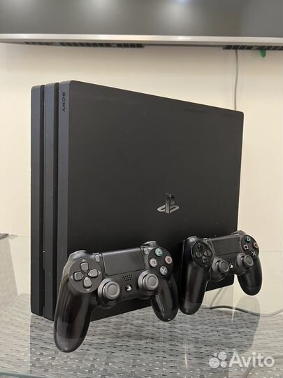 Sony PlayStation 4 Pro 1TB +Игры +2 геймпада