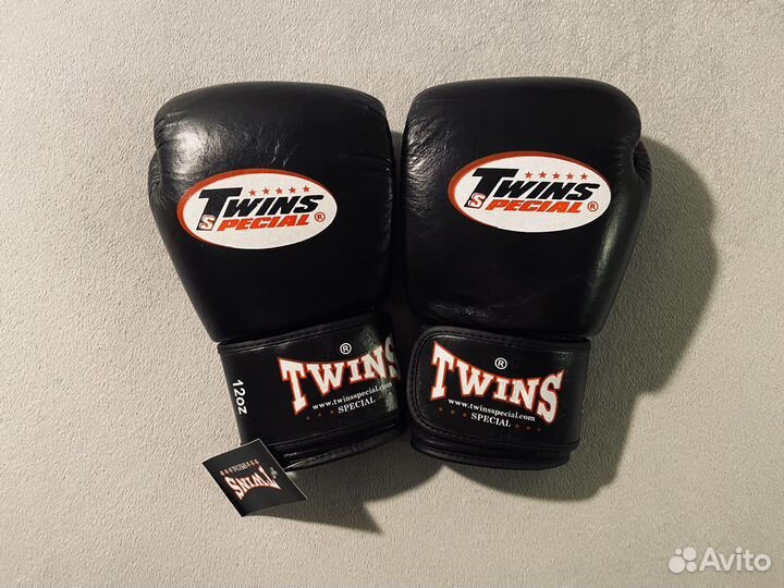 Боксерские перчатки twins 12