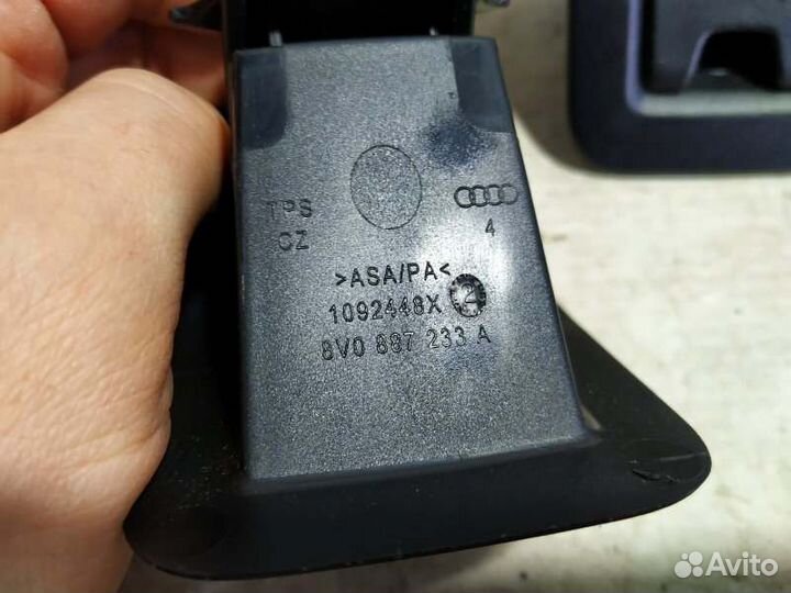 Крепление сиденья Audi A3 8V 1.8 cjsb 2013