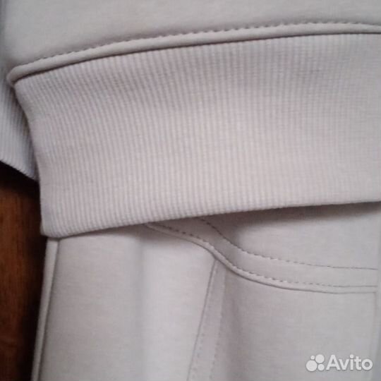 Спортивный костюм женский