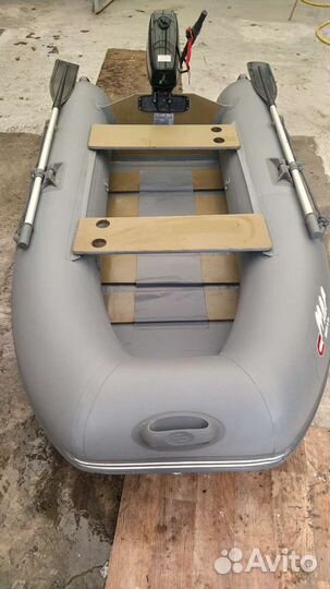 Лодка с мотором