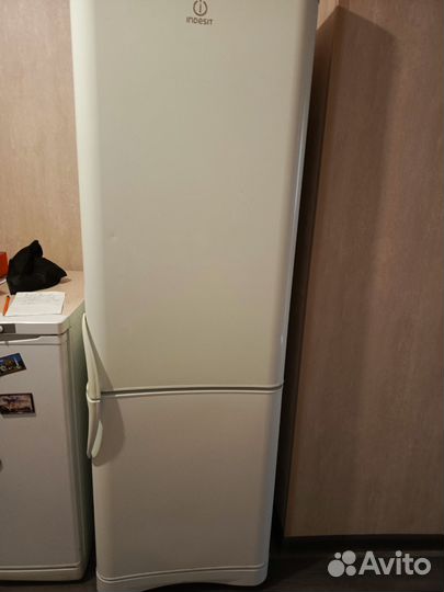 Холодильник Индезит и Бирюса бу