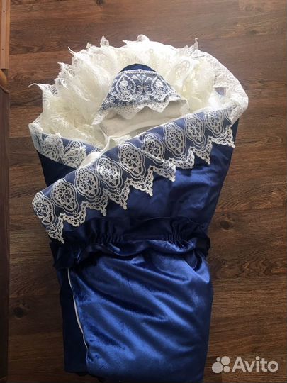 Корзина переноска и одеяло с уголком на выписку