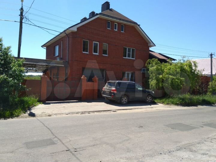 Коттедж 243 м² на участке 15 сот.