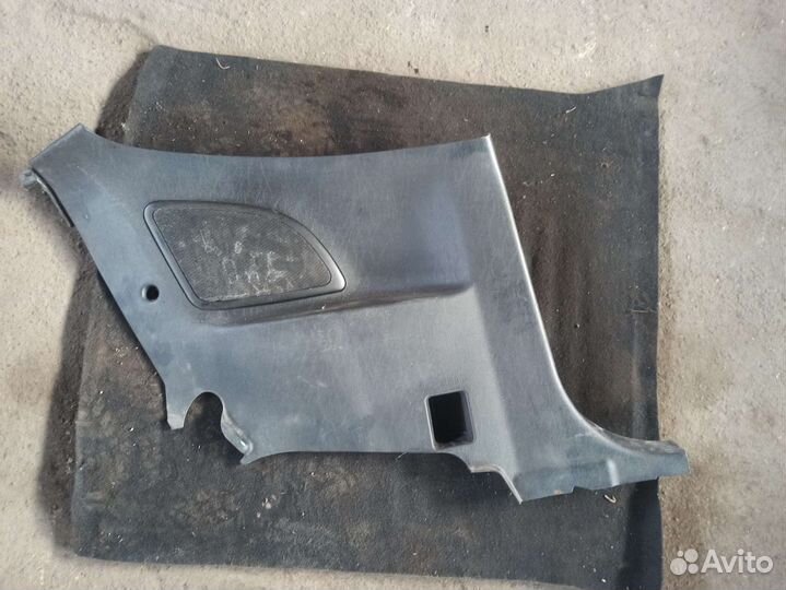 Обшивка салона задняя левая Hyundai Tiburon Coupe