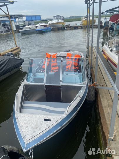 Продам лодку с мотором