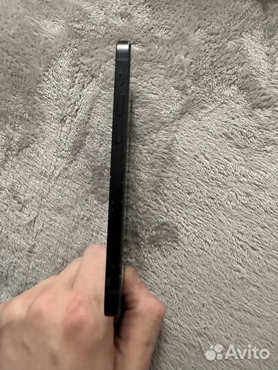 Телефон iPhone 12