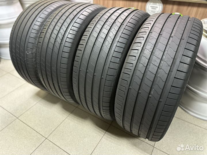 Cooper Zeon CS8 275/40 R22 107H