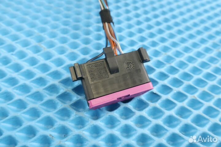 Разъем VAG 3A0972695A