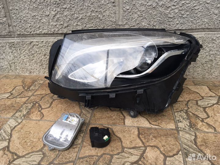 Передняя левая фара битая GLC X253 A2539069300