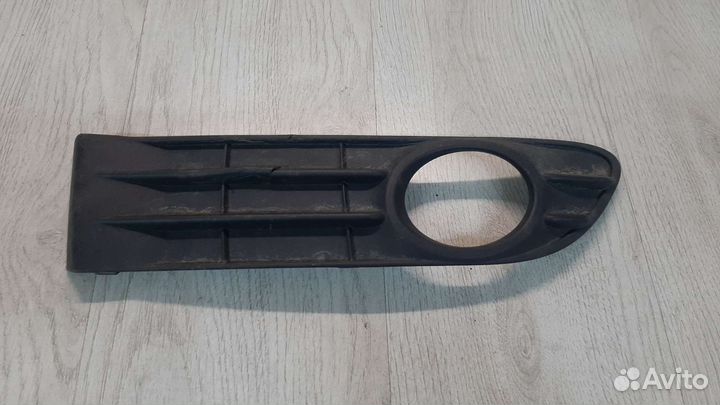 Накладка птф правая Volvo s40 2