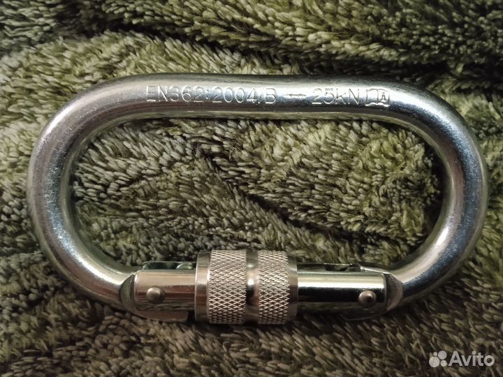 Карабин овальный с муфтой