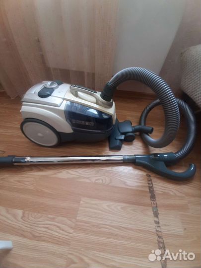 Пылесос Vitek