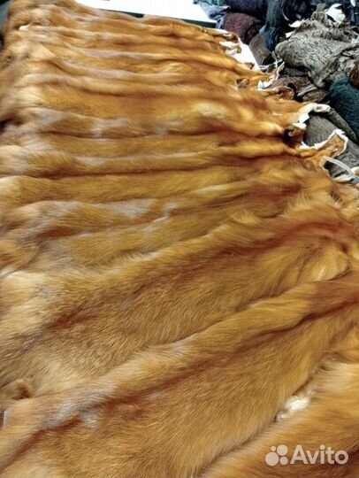 Натуральный мех шкурки лисы