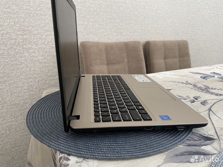 Ноутбук Asus
