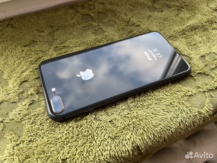Телефон iPhone 8 plus