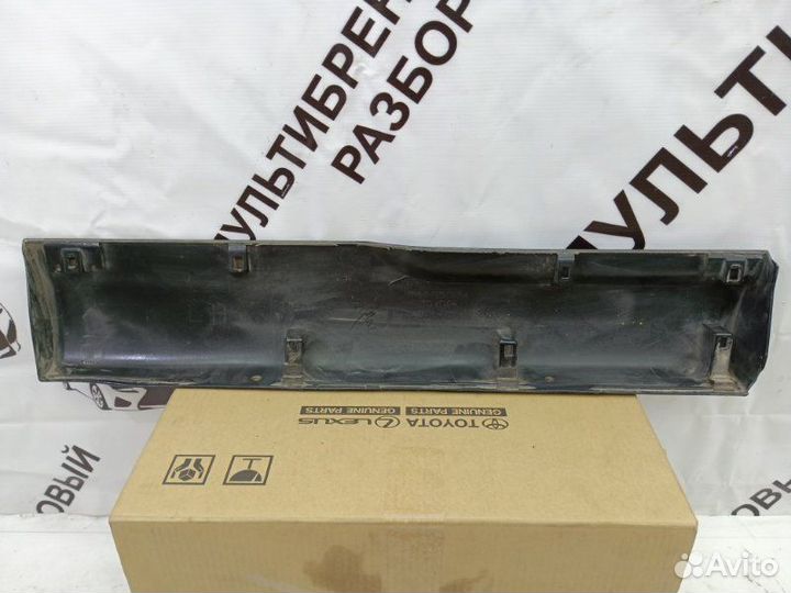 Молдинг двери задний левый Toyota Highlander 2 40