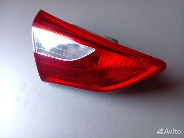 Фонарь левый в крышку багажника Hyundai i30 2015