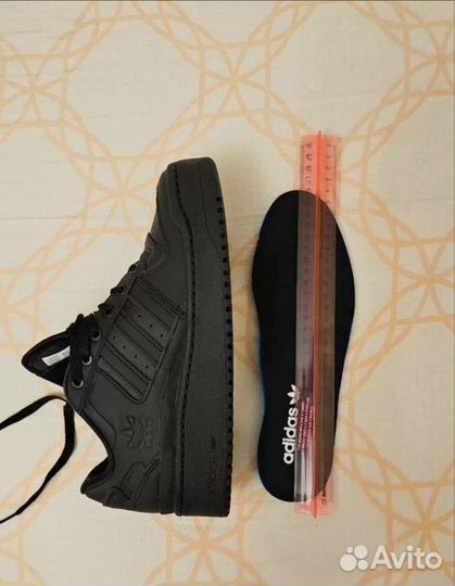 Кроссовки женские adidas