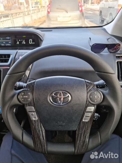 Руль toyota prius 30,Alpha, aqua