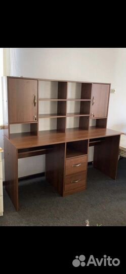 Письменный стол