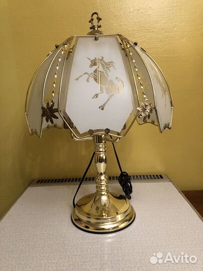 Лампа настольная