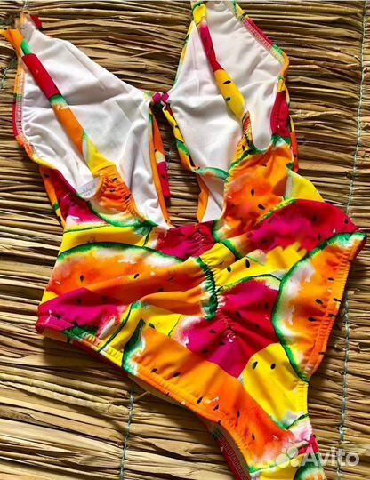 Купальник женский слитный