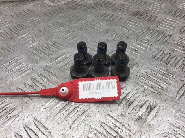 Болт маховика Skoda Fabia Asy