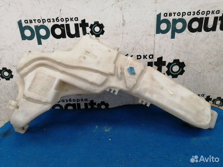 Бачок омывателя 4M51-13K163-AG Ford Focus