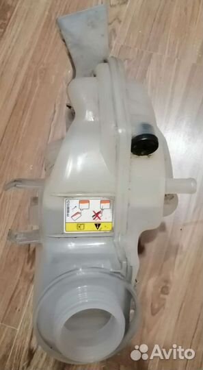 Расширительный бачек Дискавери 4