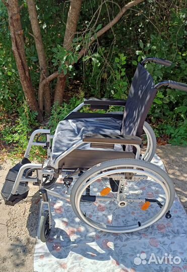 Кресло коляска для инвалидов Ortonica для дома