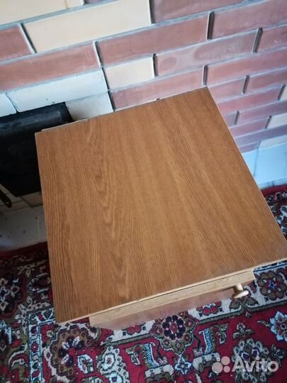 Тумбочка прикроватная